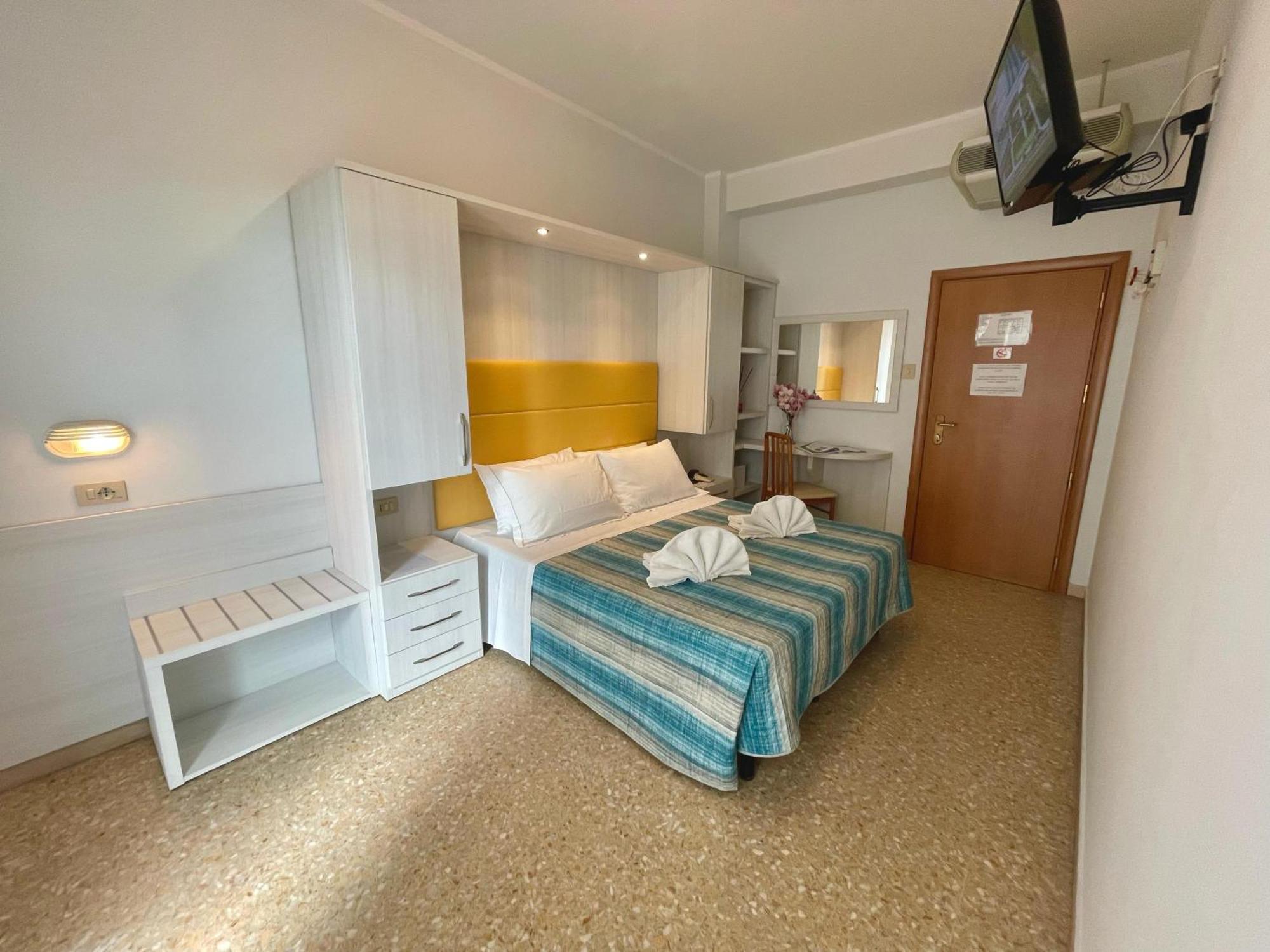 Crystal - Inclusa Con Pacchetti Personalizzati 3* Rimini